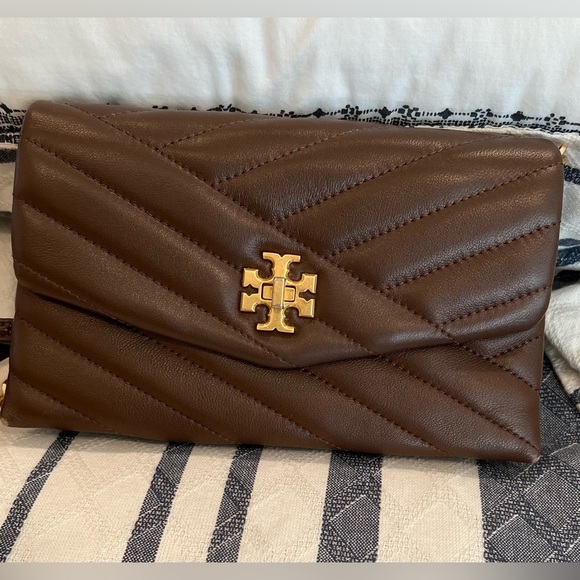 Tory Burch Kira Chevron chain wallet - Picture 2 of 8